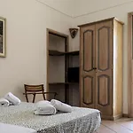 Hotiday Sea View Aparthotel 3*