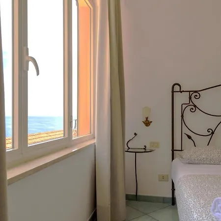 Hotiday Sea View شقة فندقية بوسيتانو