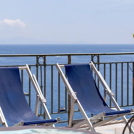 Hotiday Sea View 3*