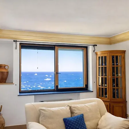 Hotiday Sea View 3* بوسيتانو